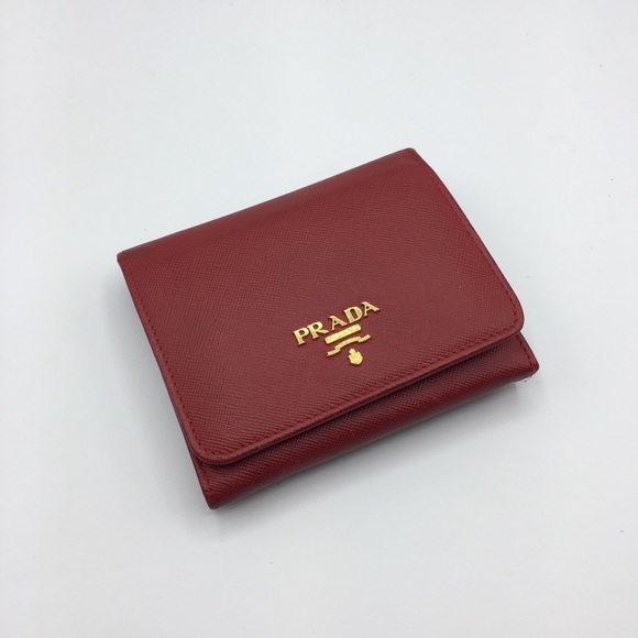 small wallet prada